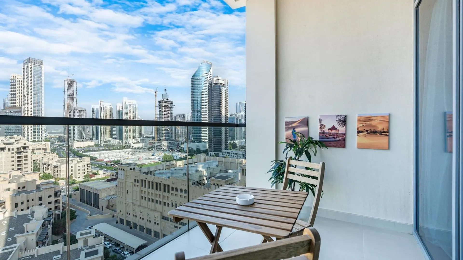 Family Home In Downtown Overlooking Burj Khalifa Ντουμπάι